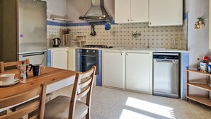 Fridge, microwave, oven, dishwasher - Il Professore by Interhome (Pisa)