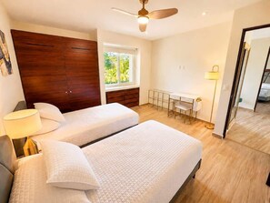Desk, iron/ironing board, WiFi, bed sheets - Marina View, Pool & Beach Nearby (Puerto Aventuras)