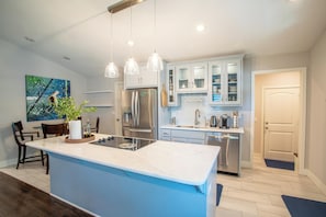 Private kitchen - Luxury KC Retreat with Pergola Near Country Club Shopping Plaza & Downtown (Roeland Park)