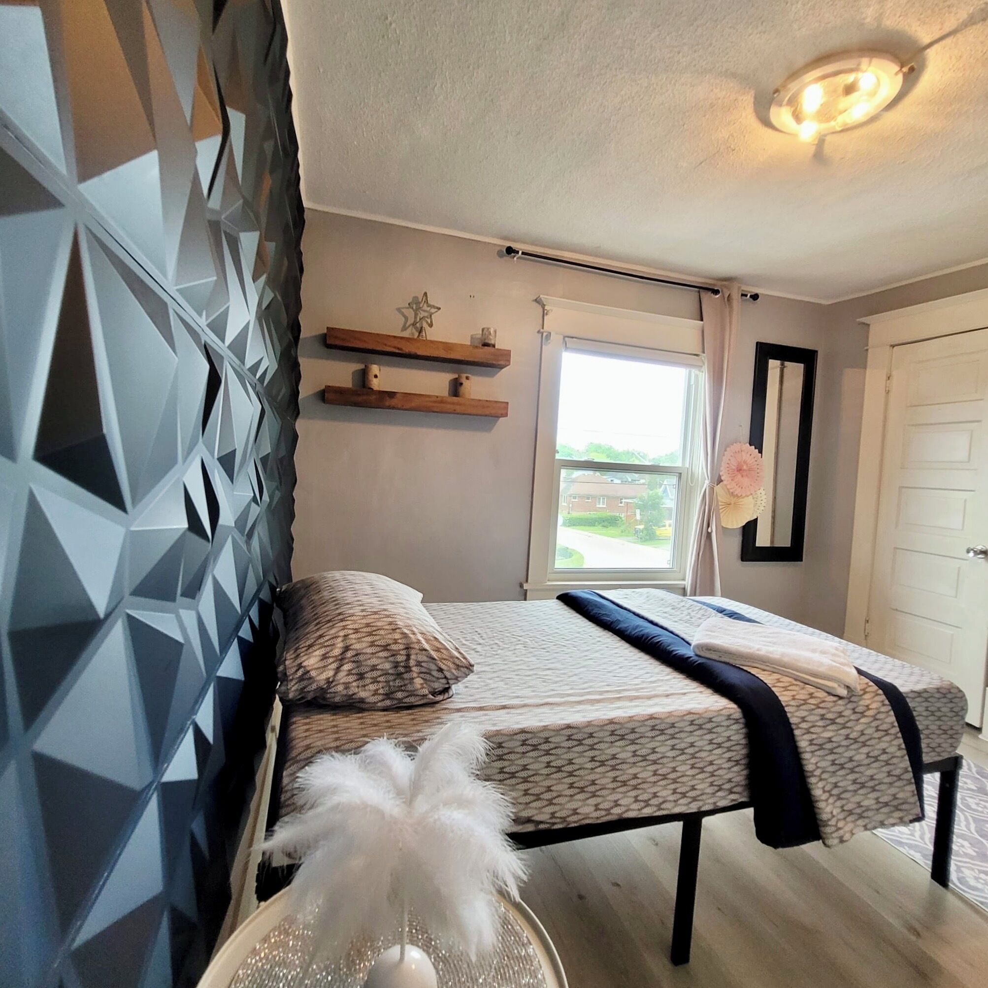 4 bedrooms, in-room safe, WiFi (free), bed sheets