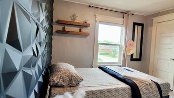 4 bedrooms, in-room safe, WiFi (free), bed sheets