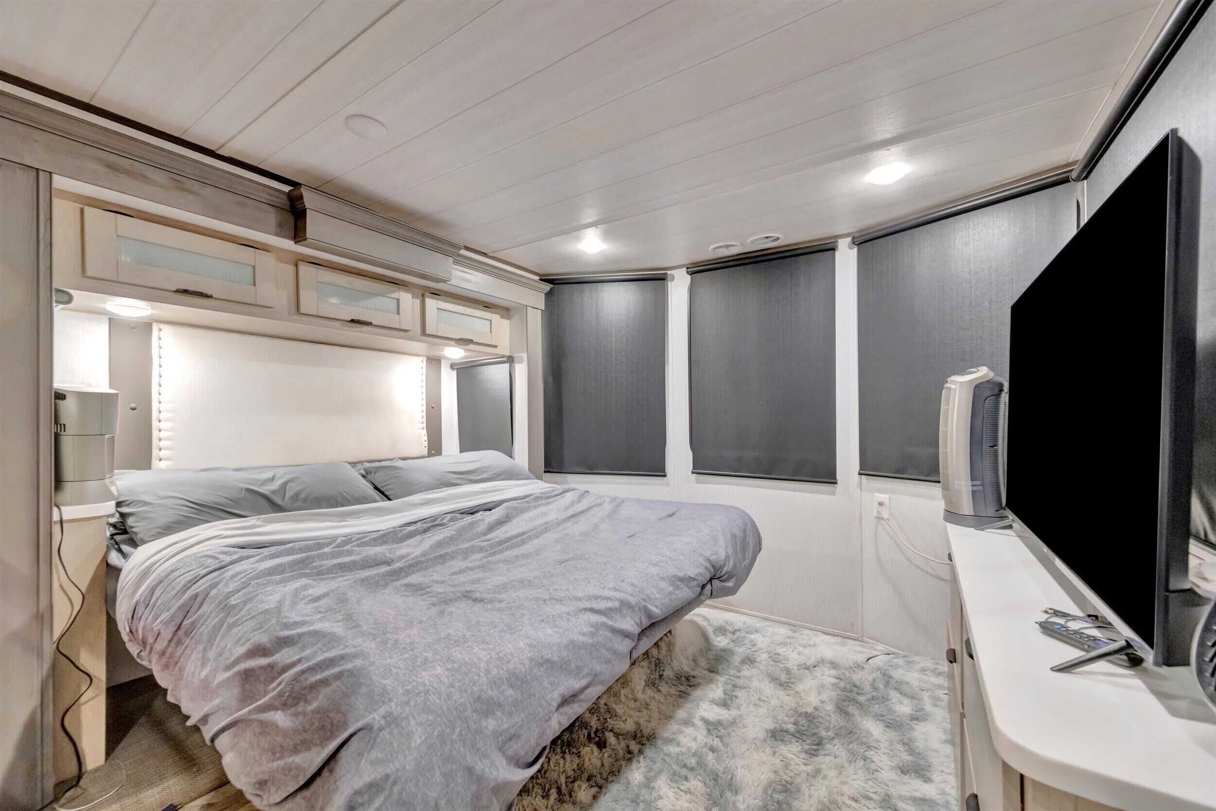 Design Mobile Home, Multiple Beds | Free WiFi