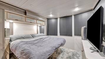 Design Mobile Home, Multiple Beds | Free WiFi