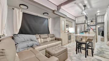 Design Mobile Home, Multiple Beds | Living area