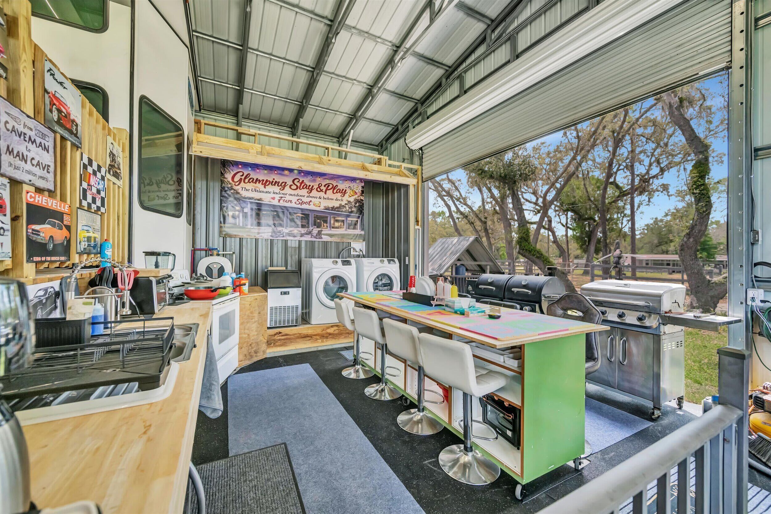 Design Mobile Home, Multiple Beds | Outdoor dining