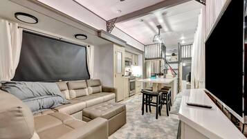Design Mobile Home, Multiple Beds | Living area