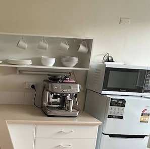 House, 1 Bedroom, Smoking, Garden View | Dapur peribadi