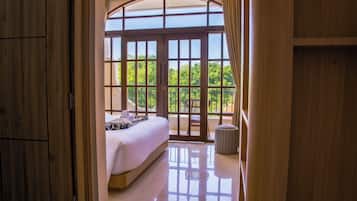 Deluxe Double Room, Balcony, City View | Minibar, desk, free WiFi