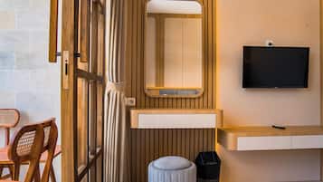 Kamar Double Deluks, balkon, pemandangan kota | Interior