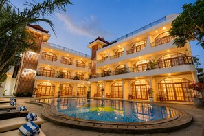 Front of property – evening/night