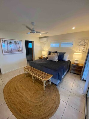 Room - The Sandpit - Absolute Beachfront Escape (Wongaling Beach)