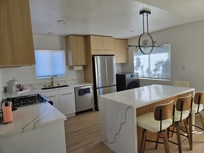 Private kitchen - Coral Cove. Walk to Beach & Downtown! New Oceanside 2BD Apartment (Oceanside)