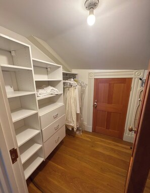 Interior - 3 Bedroom Apartment - IN TOWN (Nantucket)
