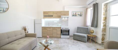 Comfort Apartment, Balcony | Living area