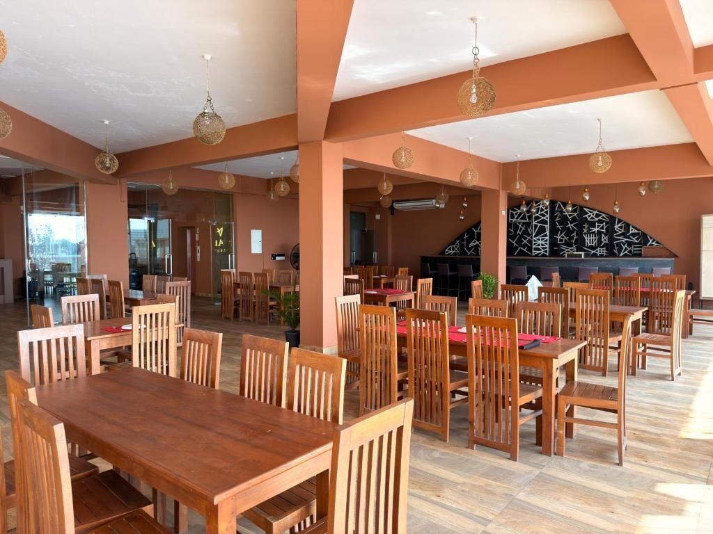 Phòng đôi Deluxe, ban công, quang cảnh biển | Khu ăn uống
