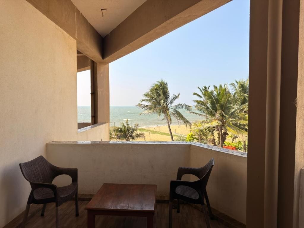 Deluxe Double Room, Balcony, Ocean View | Property grounds