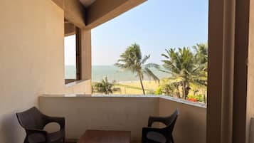 Deluxe Double Room, Balcony, Ocean View | Property grounds