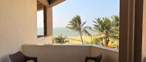 Deluxe Double Room, Balcony, Ocean View | Property grounds