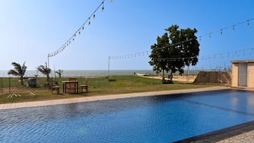 Phòng đôi Deluxe, ban công, quang cảnh biển | Hồ bơi | Hồ bơi ngoài trời