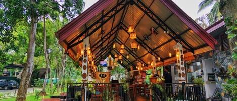 Deluxe Double Room, Balcony, Pool View | Outdoor dining