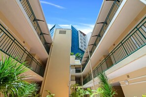 Exterior - Juliette’s View | Boutique Stay Near Esplanade (Cairns City)