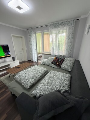 Room - Vrbo Property (Groß-Gerau)