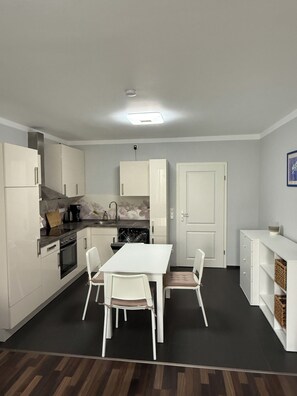 Private kitchen - Vrbo Property (Groß-Gerau)