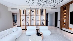 Luxury-Villa, eigener Pool, Blick auf den Golfplatz | Wohnbereich