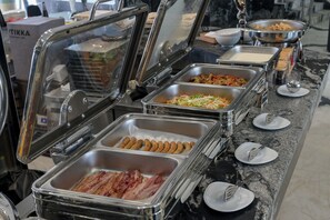 Frukostbuffé varje dag mot avgift