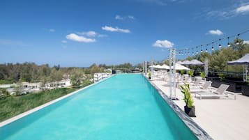 Piscine extérieure, cabanons gratuits, parasols de plage