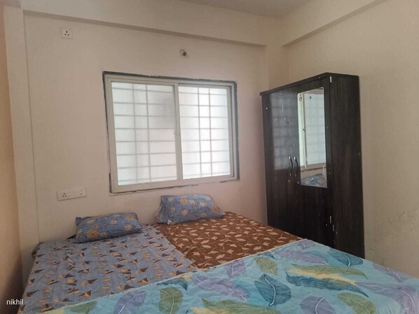 Room - NEAR BY HINGWADI IT PARK PHASE I PHASE II,GOOD LOCATION NEAREST BY WATER PARK .. (Mulshi)
