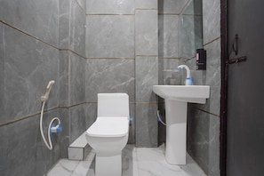 House | Bathroom - Hotel O Gaur City Centre Noida (Noida)