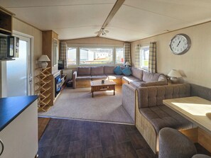 TV - 2 bedroom accommodation in Aviemore (Aviemore)