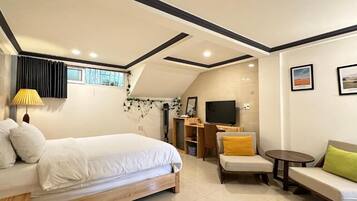Blackout curtains, soundproofing, iron/ironing board, free WiFi