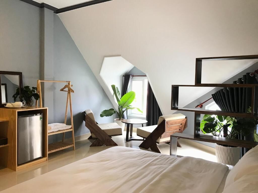 Signature Studio, Balcony, City View | Blackout drapes, soundproofing, iron/ironing board, free WiFi
