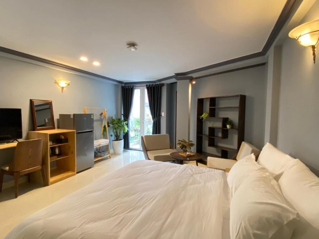 Superior Studio, Balcony, City View | Blackout drapes, soundproofing, iron/ironing board, free WiFi