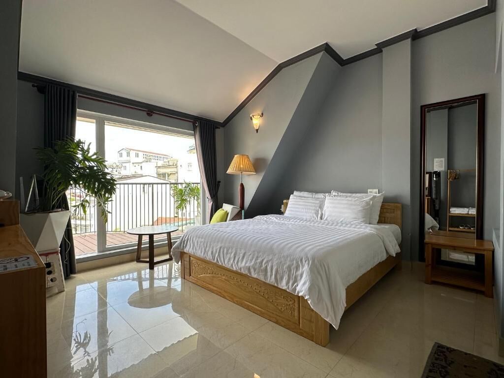 Superior Apartment, City View | Blackout drapes, soundproofing, iron/ironing board, free WiFi