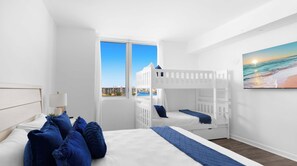 Desk, iron/ironing board, travel cot, WiFi - Stylish Haven with Pool and Balcony Views (Hallandale Beach)