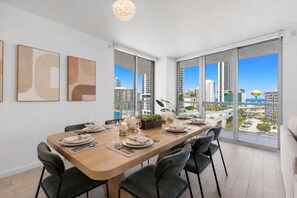 Dining - Stylish Haven with Pool and Balcony Views (Hallandale Beach)