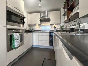 Dishwasher - Peake Shores stands out for its unbeatable location. (Duporth)