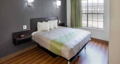 1 King Bed|Suite,Smk,Sofa-Bed