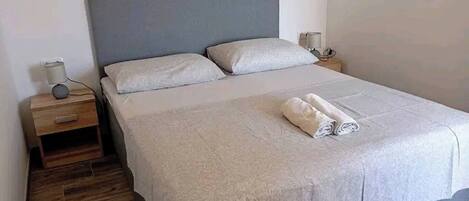 2 Schlafzimmer, Bügeleisen/Bügelbrett, Internetzugang, Bettwäsche