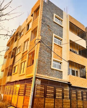 Exterior - Kejriwals Vaikunth 35A, Luxurious 2BHK- 2Bathroom, 3Balconies like 5star hotel (Bengaluru)