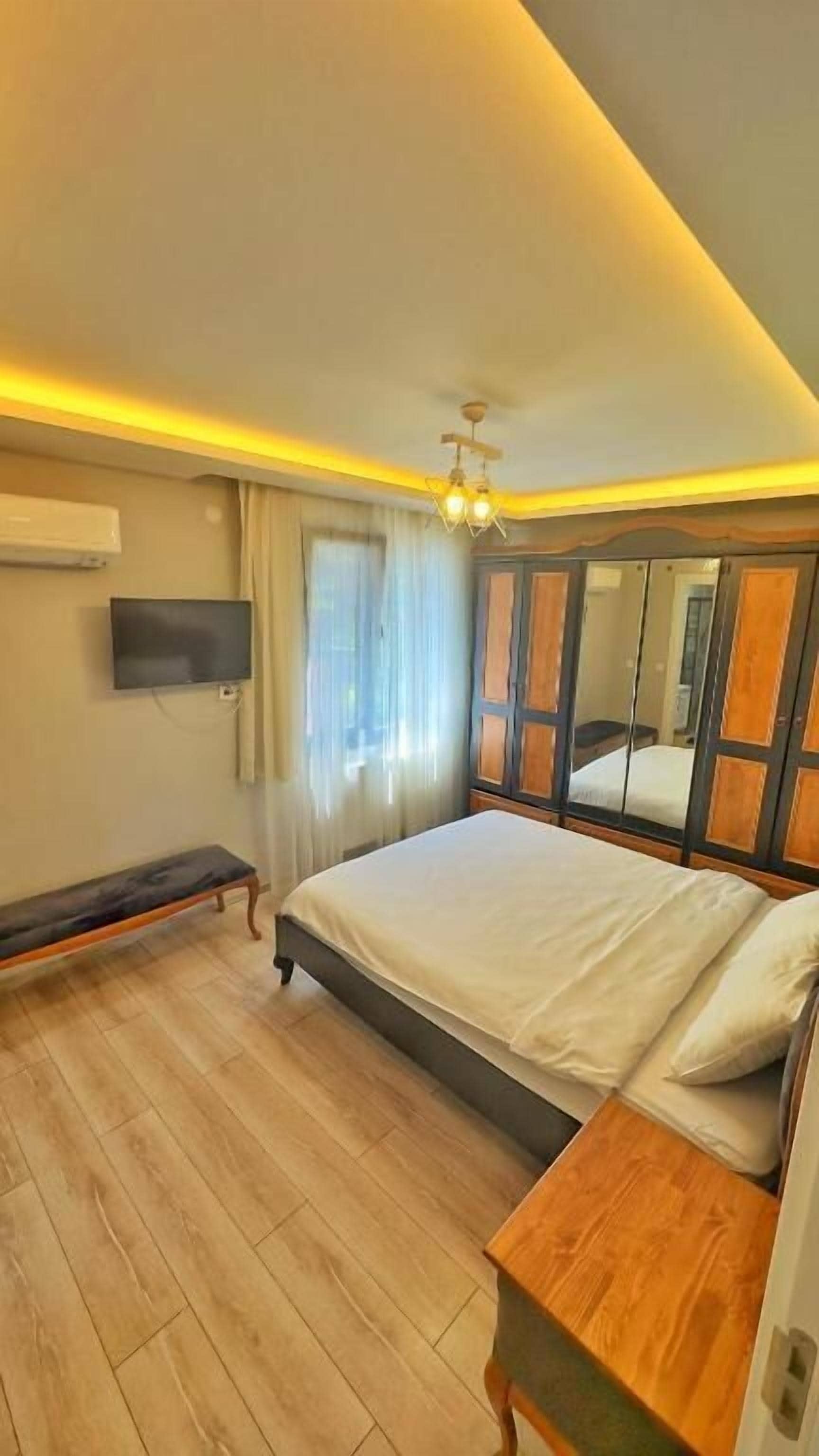 Premium bedding, soundproofing, iron/ironing board