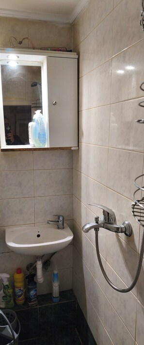 Bathroom - Thessalonik Apartment-Heart of  City (Thessaloniki)