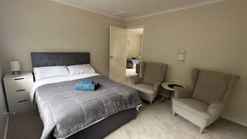 1 bedroom, iron/ironing board, internet, bed sheets