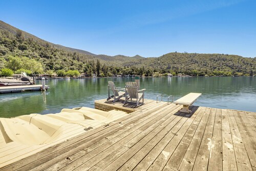Scenic Clear Lake Cabin w/ Stunning Views!