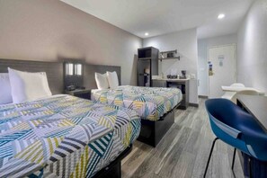 Room - 2 Full Beds|Nsmk|Kitchen (Little Rock AR)