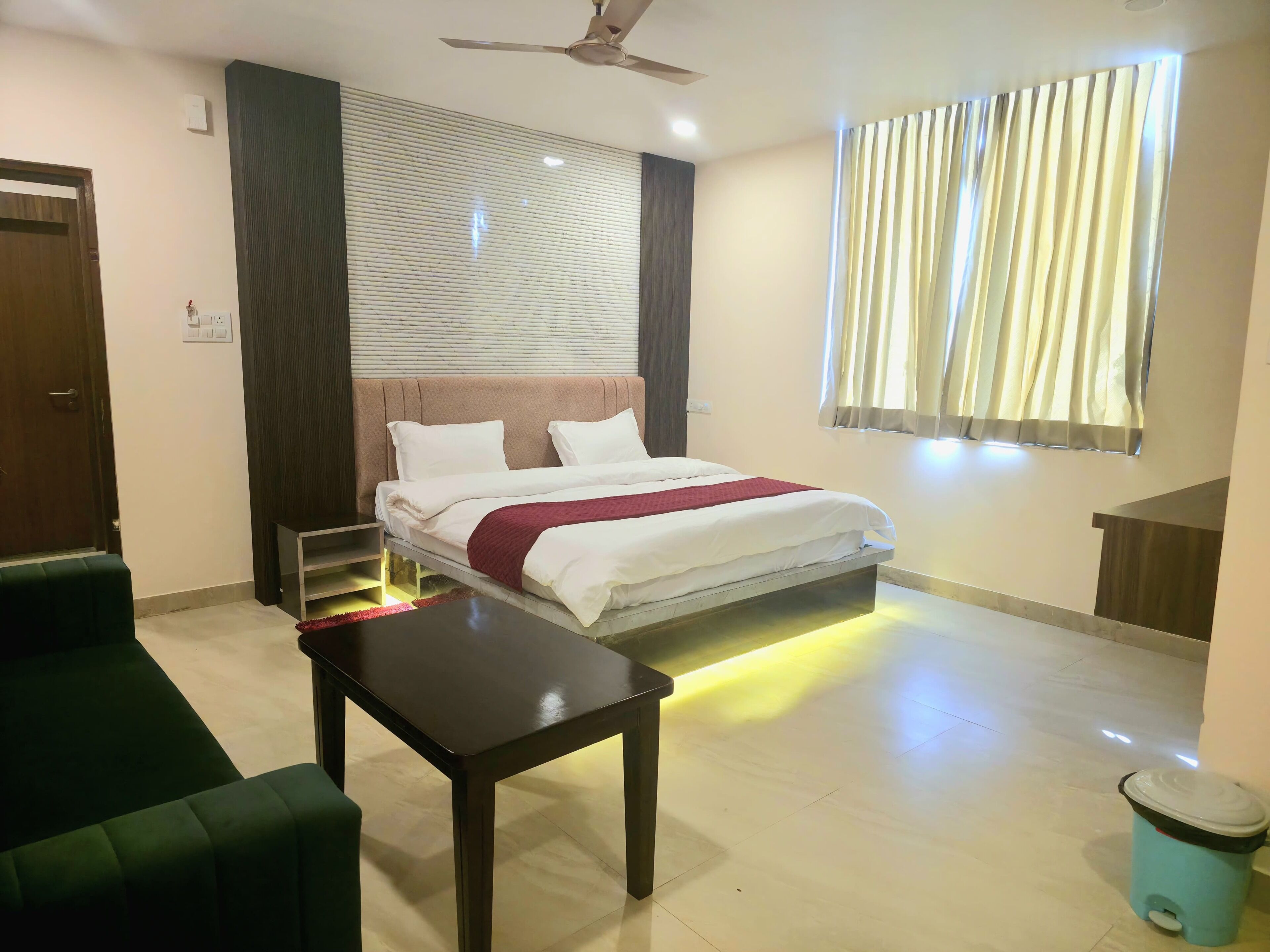 Deluxe Double Room, City View