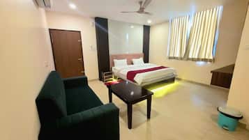 Deluxe Double Room, City View | Desk, laptop workspace, free WiFi